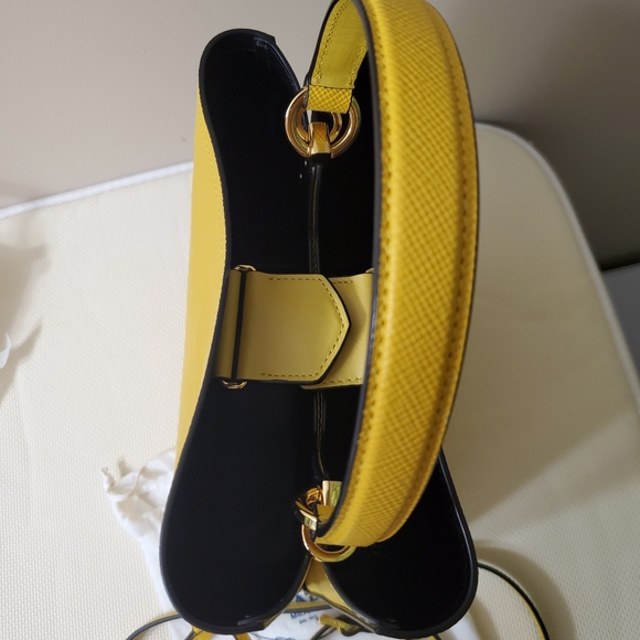 💥SOLD💥  Handbag - Picture 10 of 16